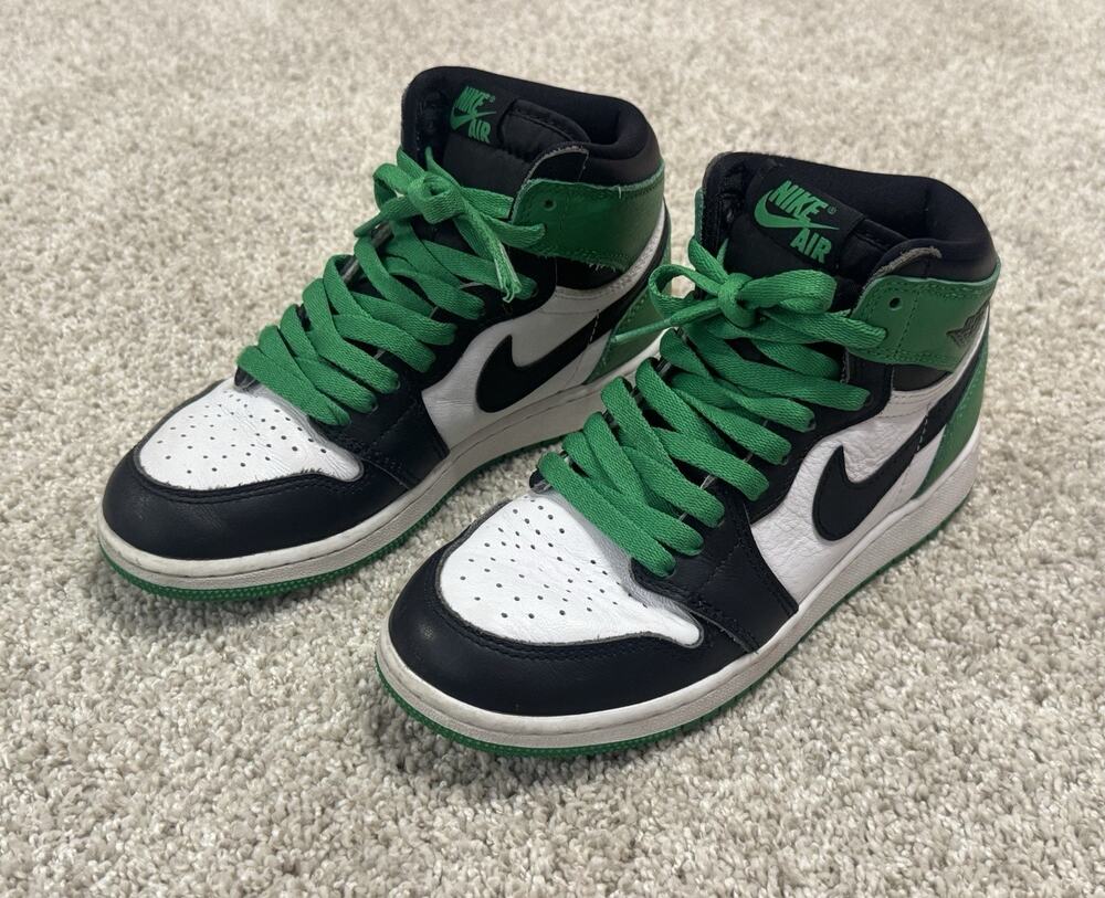 Nike Air Jordan 1 Retro High OG Lucky Green Black Toe Sneakers Size 4Y